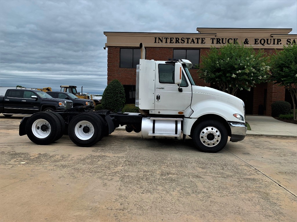 2009 INTERNATIONAL PROSTAR PREMIUM Tandem Axle Daycab
