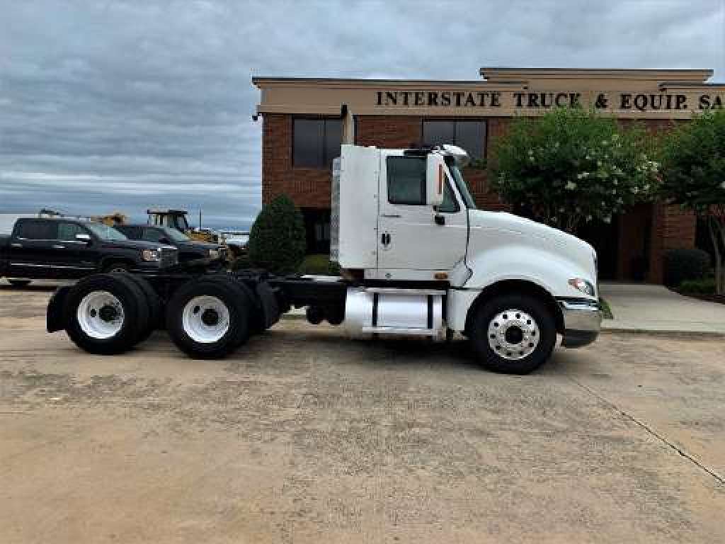 2009 INTERNATIONAL PROSTAR PREMIUM Tandem Axle Daycab