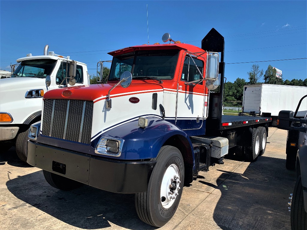 2004 PETERBILT 330 Flatbed Truck