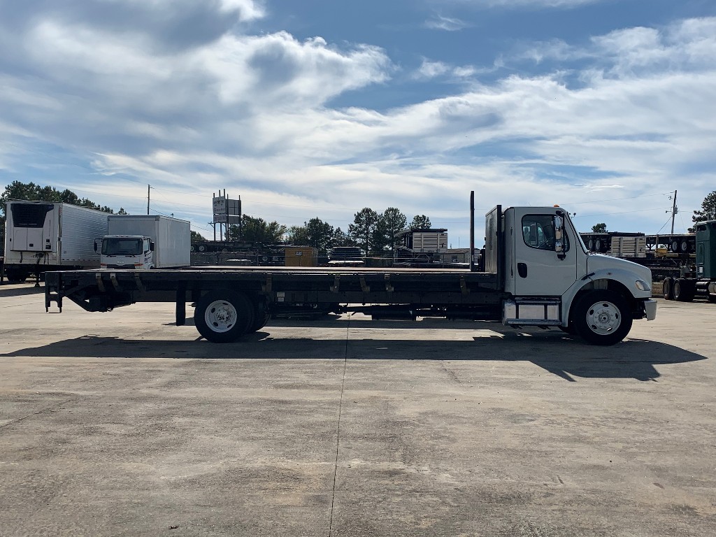2013 FREIGHTLINER M2 Flatbed Truck