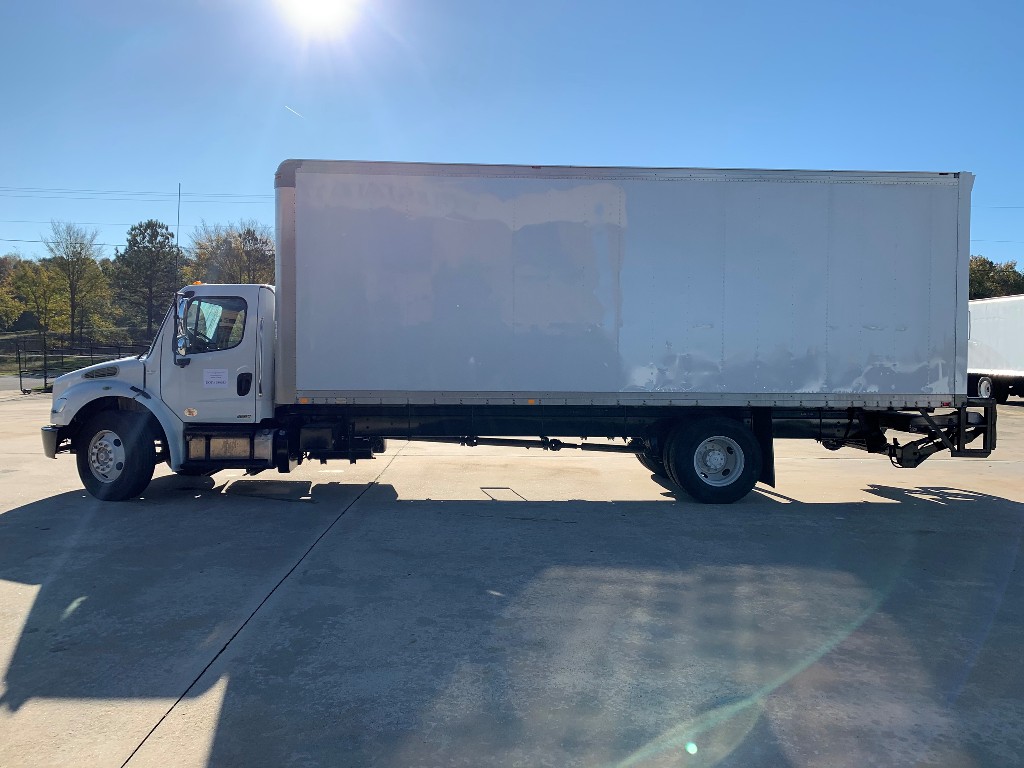 2011 FREIGHTLINER M2 Box Van Truck