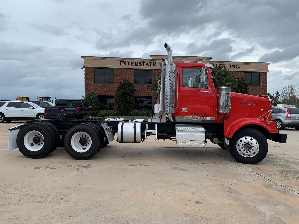 2007 WESTERN STAR 4900FA Tandem Axle Daycab
