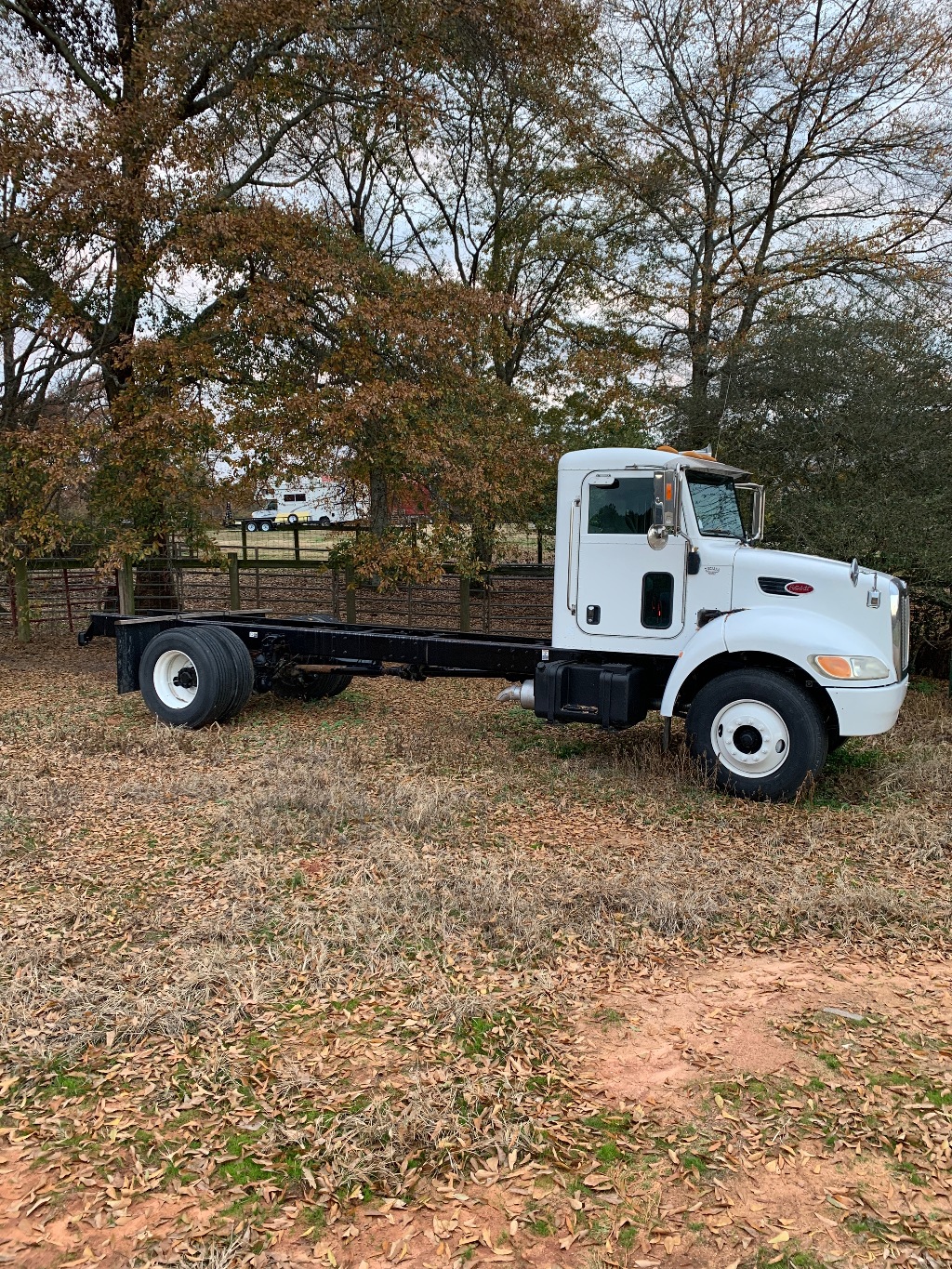 PETERBILT 335 Cab Chassis Truck