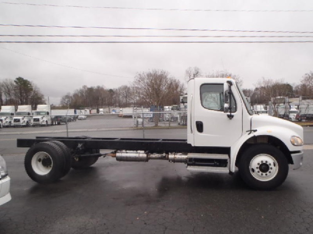 2017 FREIGHTLINER M2 Cab Chassis Truck