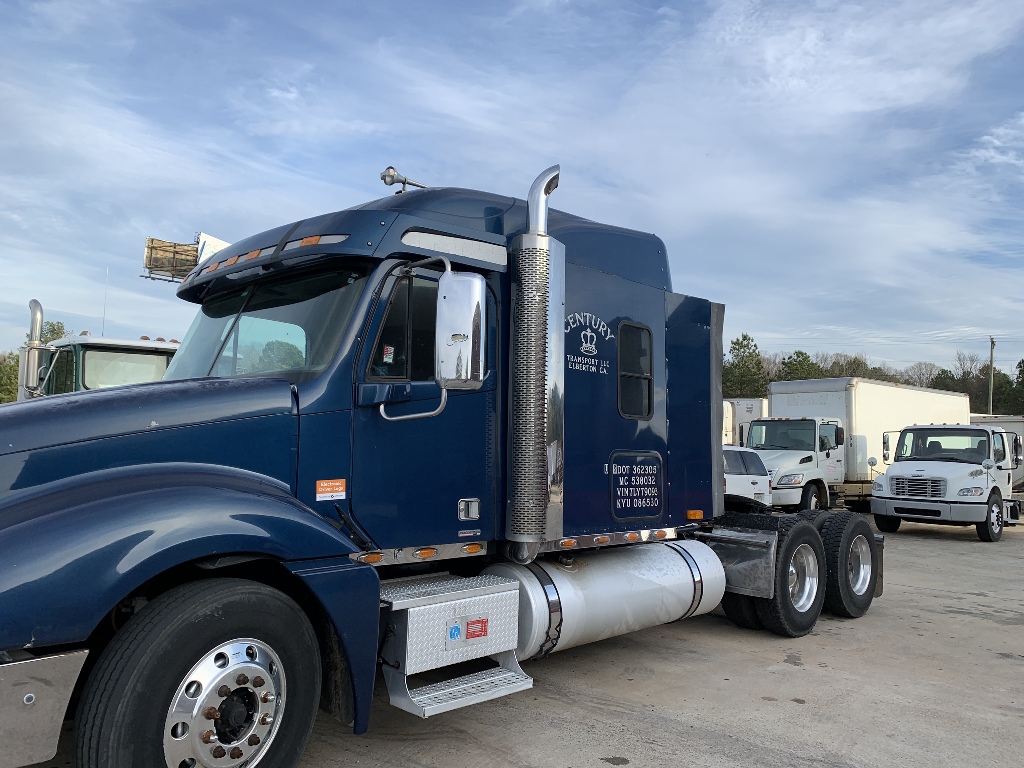 2007 FREIGHTLINER COLUMBIA Tandem Axle Sleeper