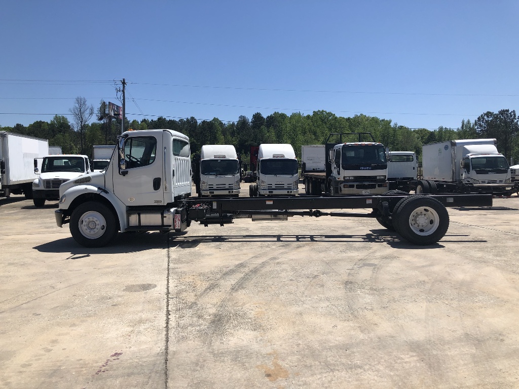 2011 FREIGHTLINER M2 Reefer Truck