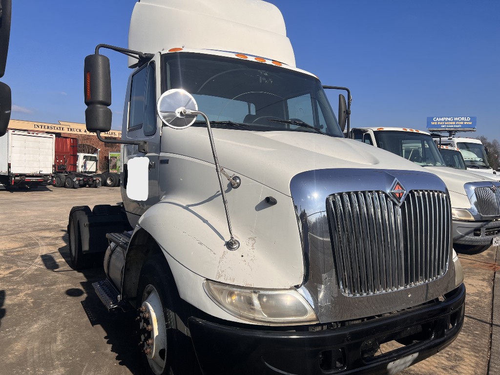 2006 INTERNATIONAL TRANSTAR 8600 Single Axle Daycab