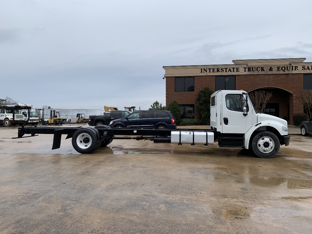 2014 FREIGHTLINER M2 Cab Chassis Truck