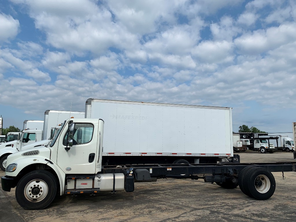 2015 FREIGHTLINER M2 Cab Chassis Truck