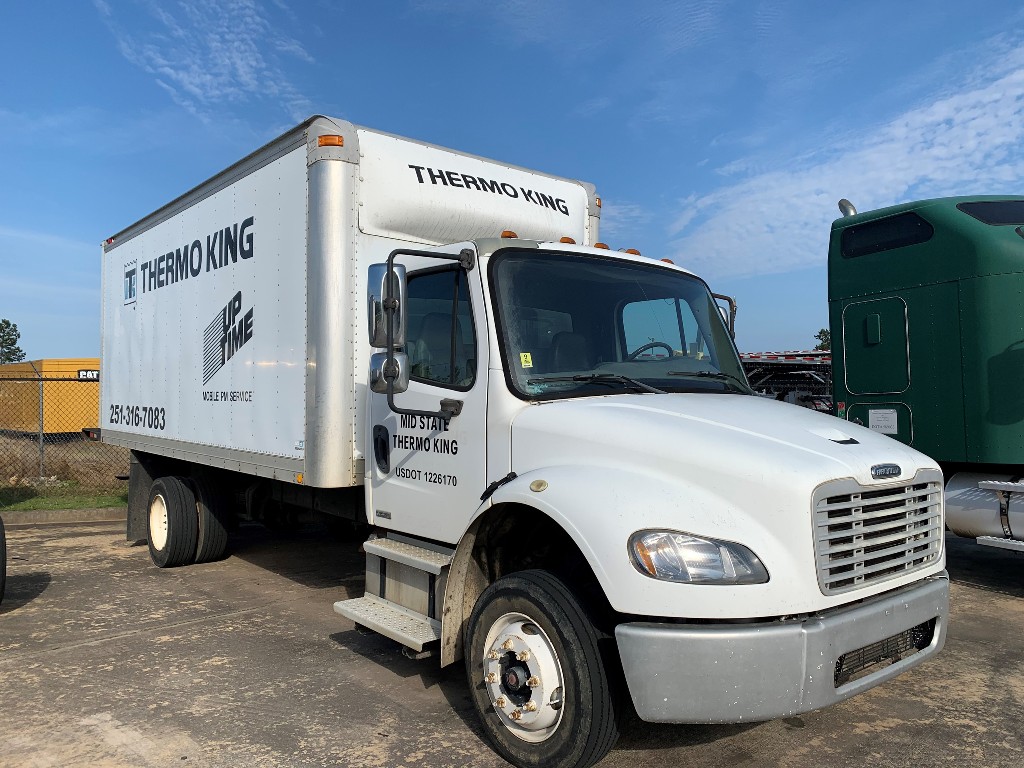 2005 FREIGHTLINER M2 Box Van Truck