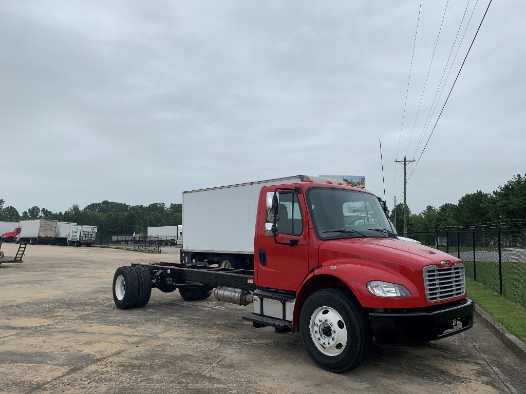 2014 FREIGHTLINER M2 Box Van Truck