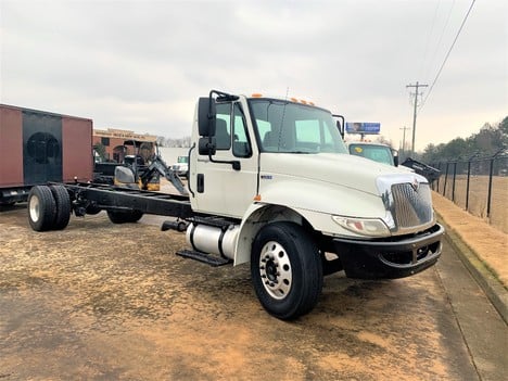 USED 2013 INTERNATIONAL 4300 CAB CHASSIS TRUCK #2082-3