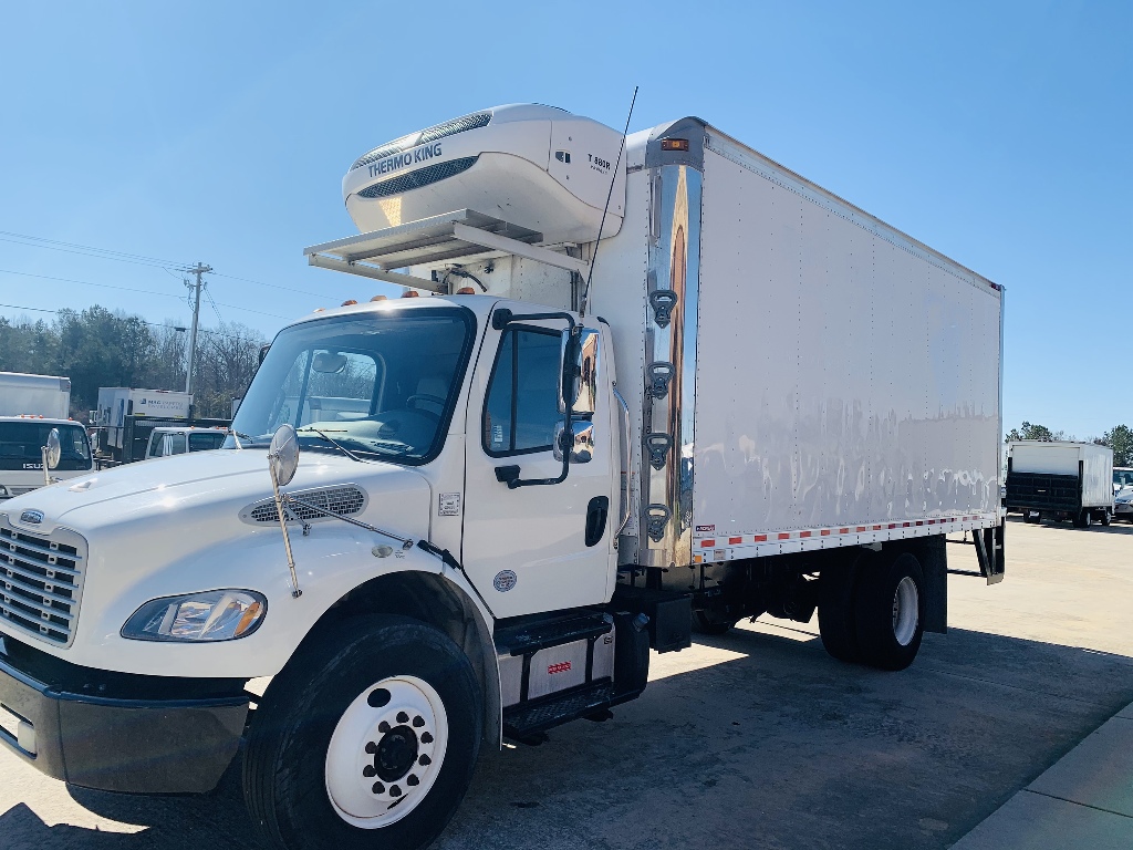 2017 FREIGHTLINER M2 20FT REEFER Reefer Truck