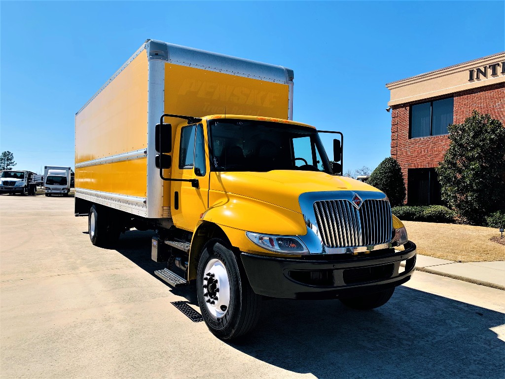 2017 INTERNATIONAL 4300 Box Van Truck