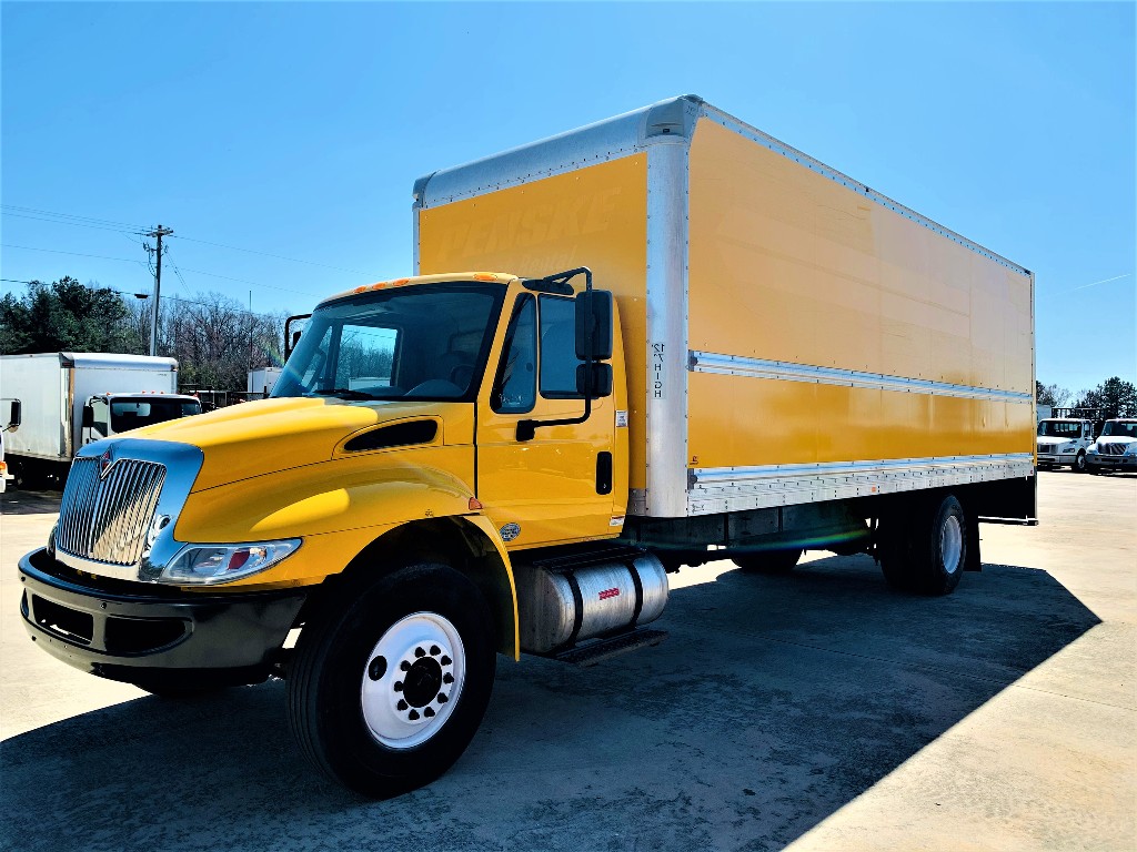 2017 INTERNATIONAL 4300 Box Van Truck