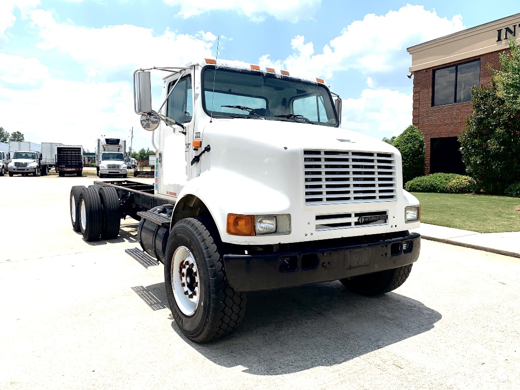 2002 INTERNATIONAL 8100 Cab Chassis Truck