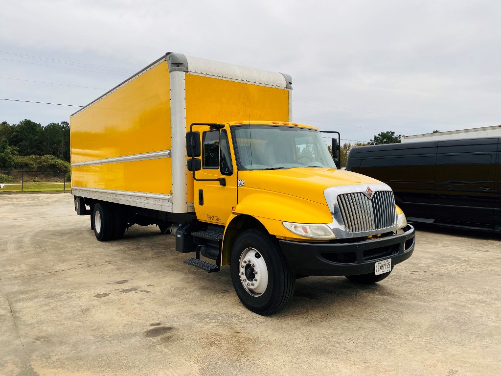 2017 INTERNATIONAL 4300 Box Van Truck
