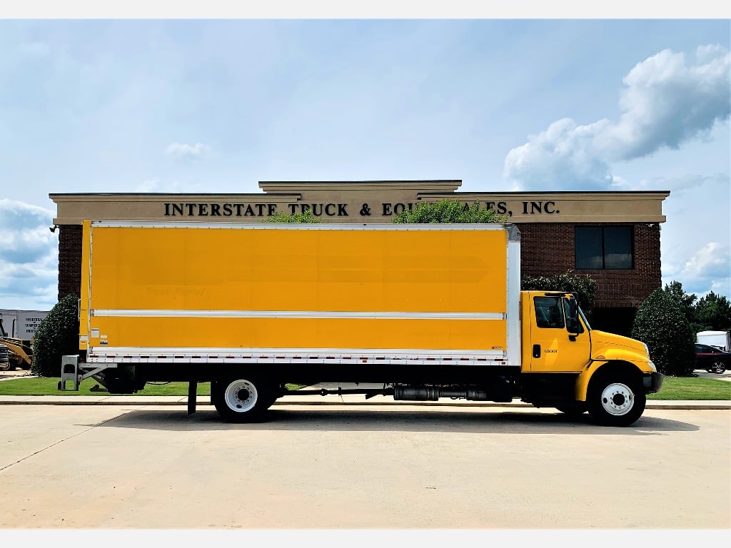 2017 INTERNATIONAL 4300 Box Van Truck
