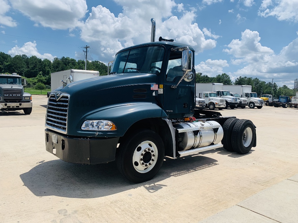 2005 MACK CX612 Single Axle Daycab