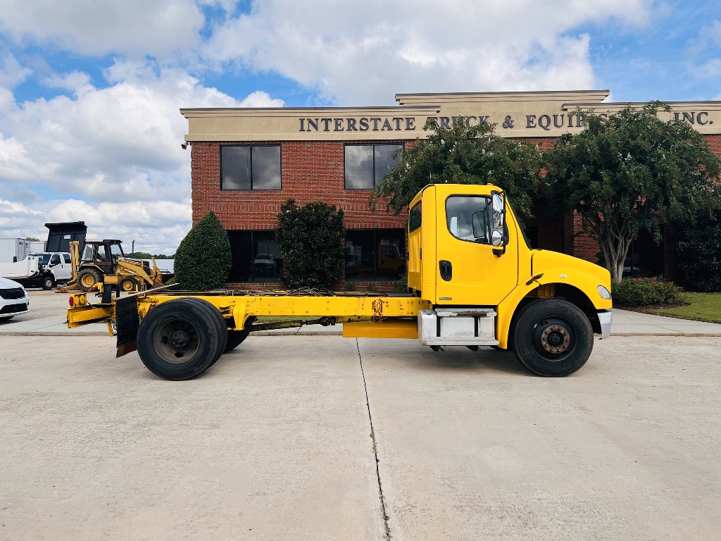 2007 FREIGHTLINER M2 Cab Chassis Truck