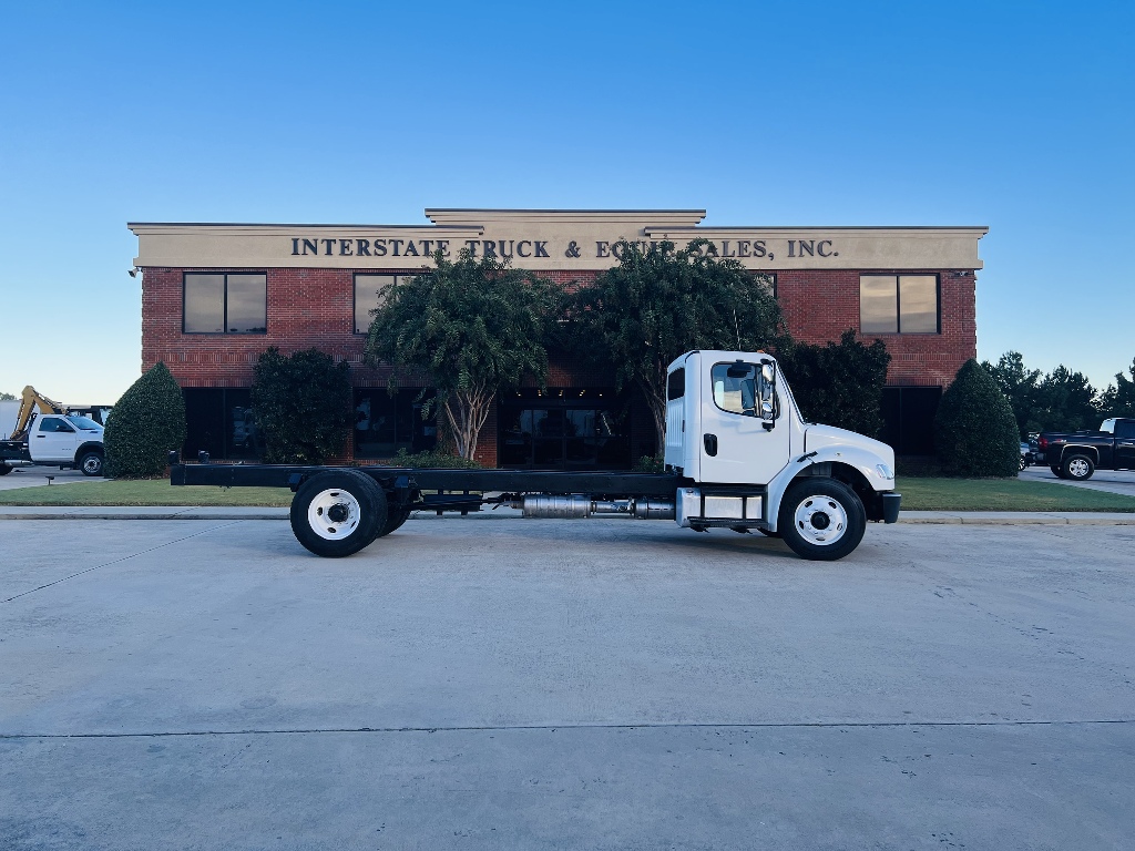 2017 FREIGHTLINER M2 Cab Chassis Truck
