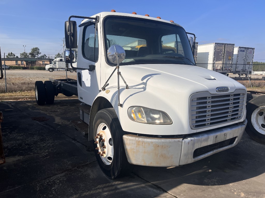 2007 FREIGHTLINER M2 Cab Chassis Truck