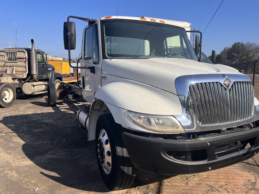 USED 2013 INTERNATIONAL 4300 CAB CHASSIS TRUCK #2193