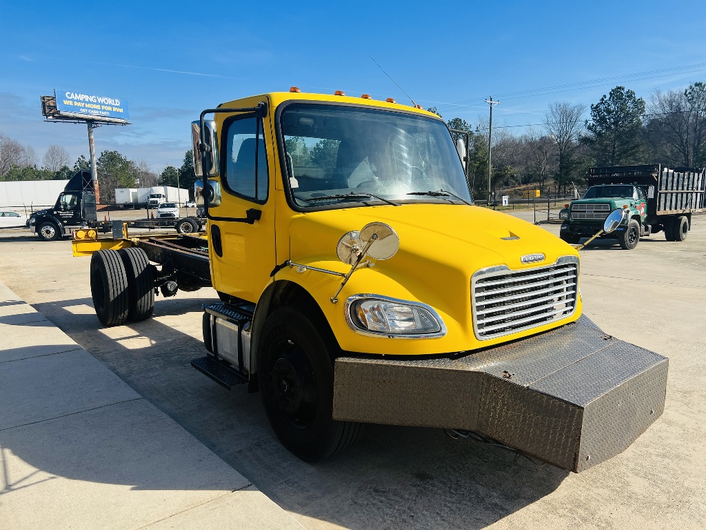 2014 FREIGHTLINER M2 Cab Chassis Truck
