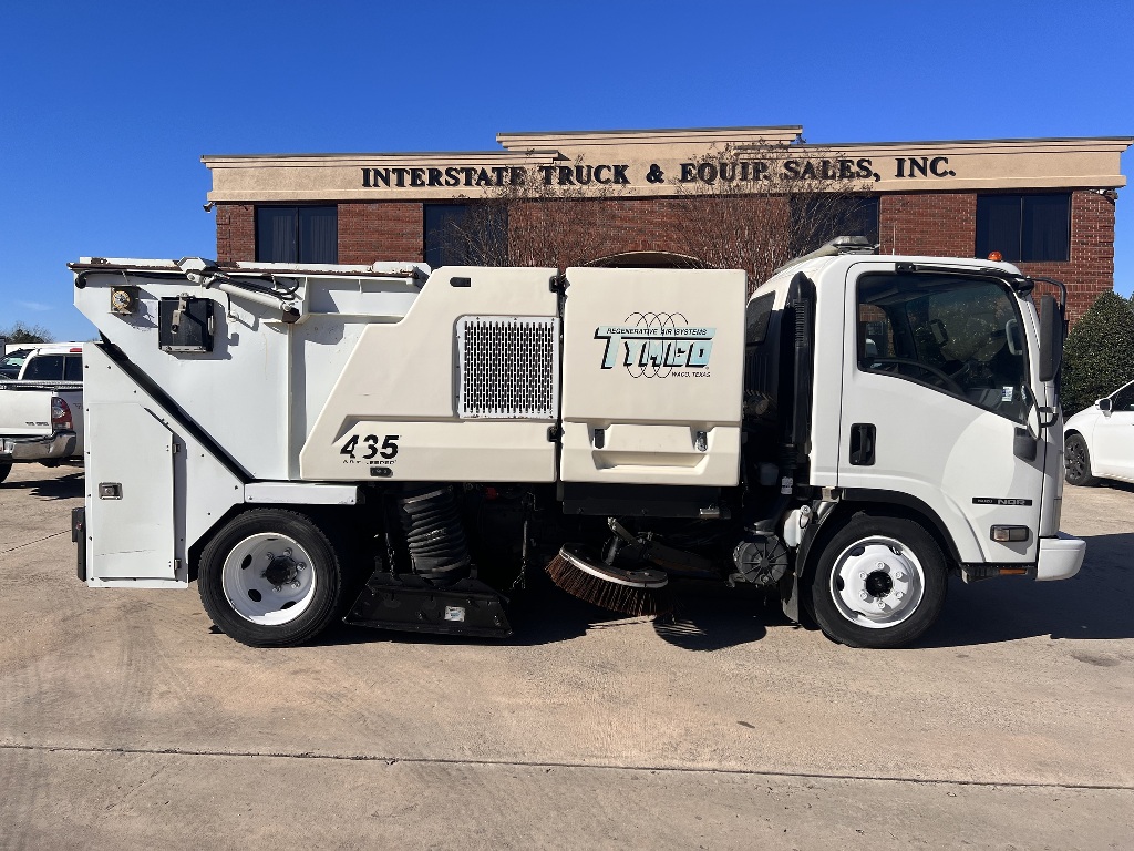 2010 ISUZU NQR Sweeper Truck
