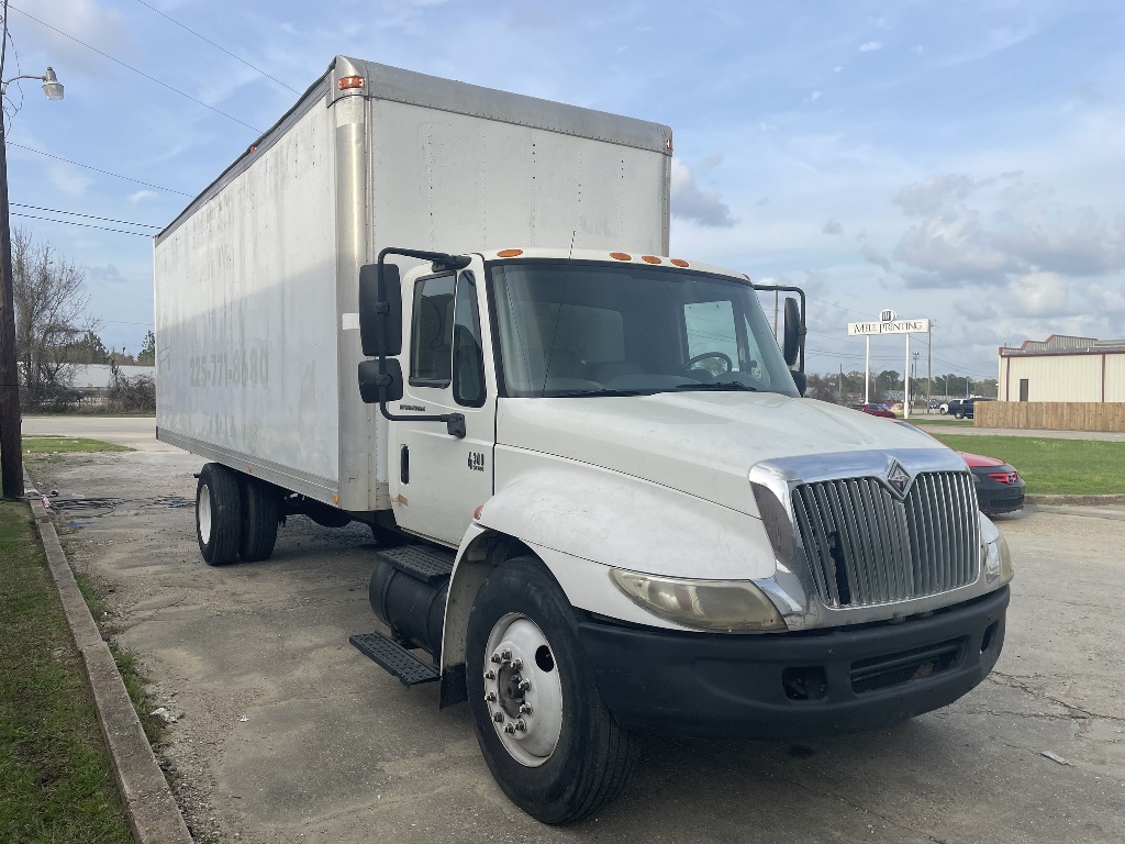 2007 INTERNATIONAL 4300 Box Van Truck