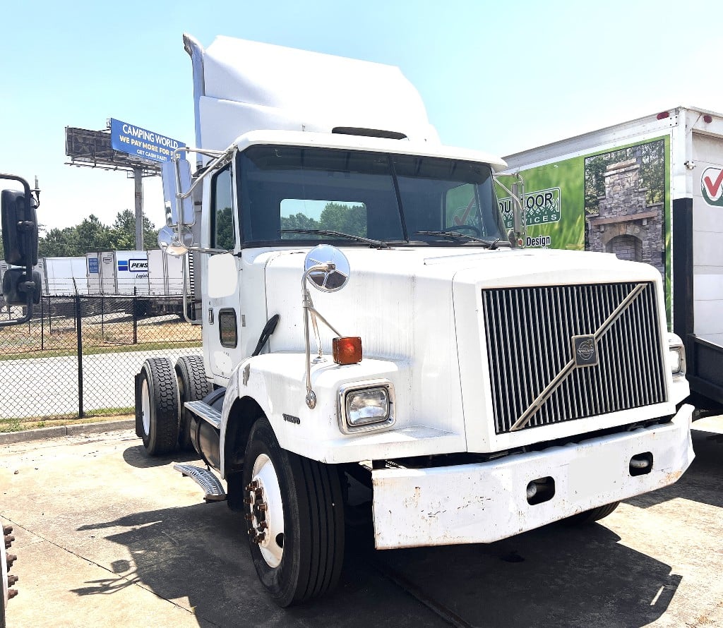 USED 1997 VOLVO VNL 670 SINGLE AXLE DAYCAB TRUCK #2225