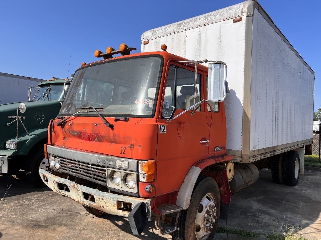 USED 1985 HINO FF BOX VAN TRUCK #2240