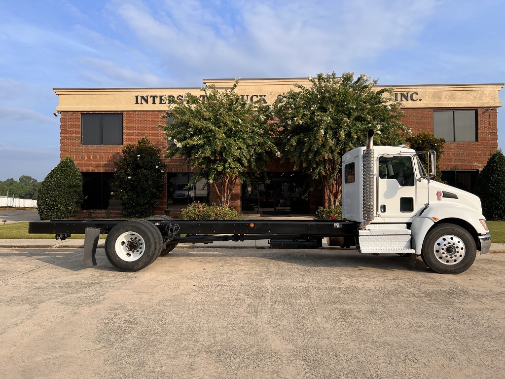 2018 KENWORTH T370 Cab Chassis Truck