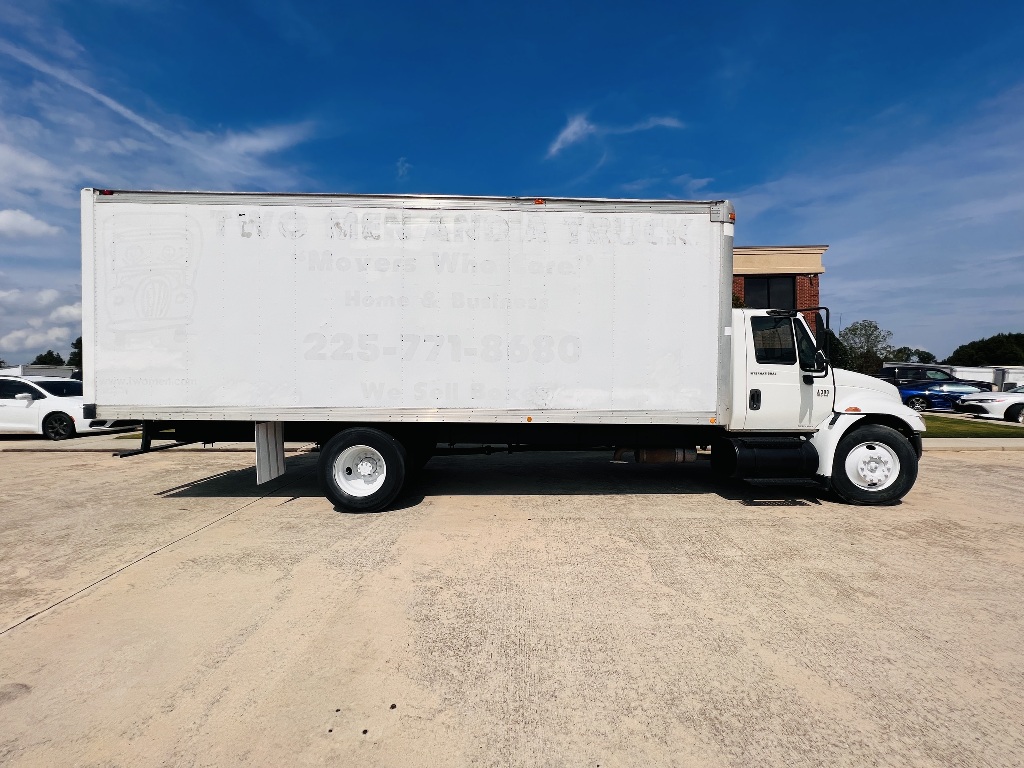 2007 INTERNATIONAL 4300 Box Van Truck