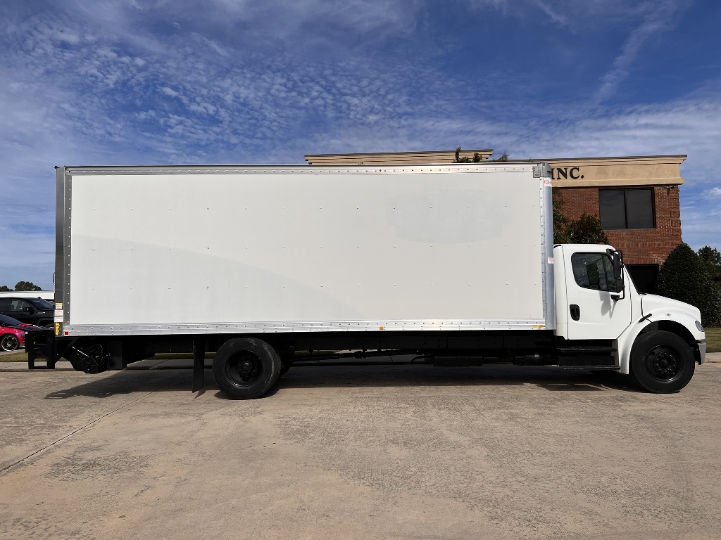 2017 FREIGHTLINER M2 Box Van Truck