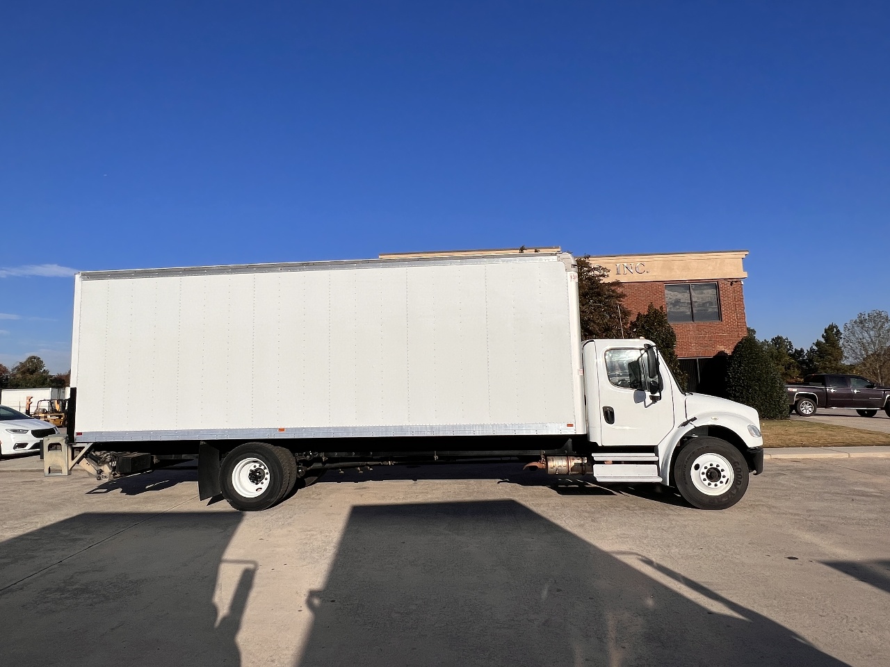 2019 FREIGHTLINER M2 Box Van Truck