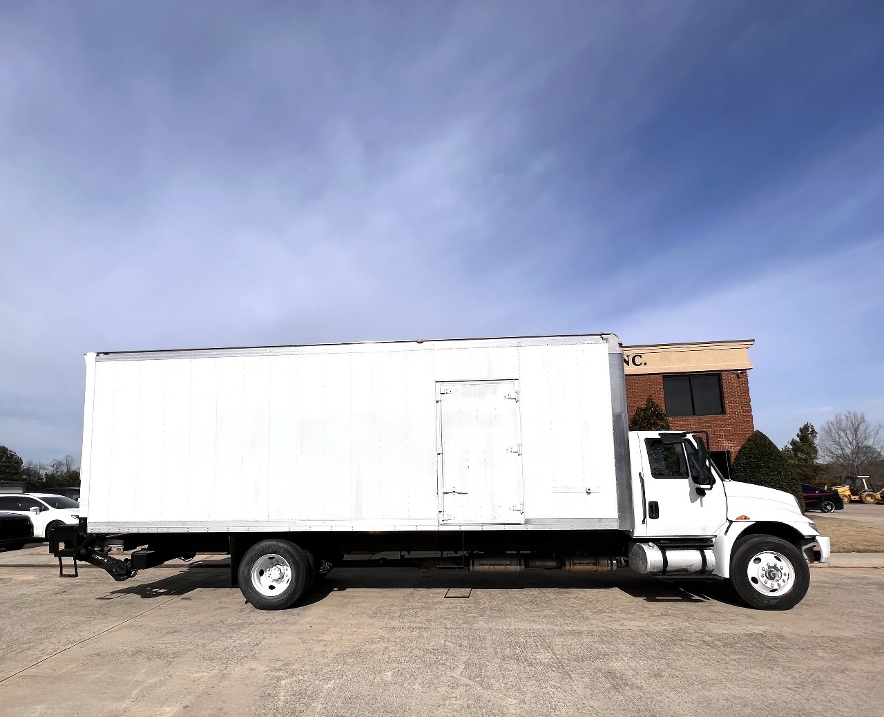 2016 INTERNATIONAL 4300 Box Van Truck