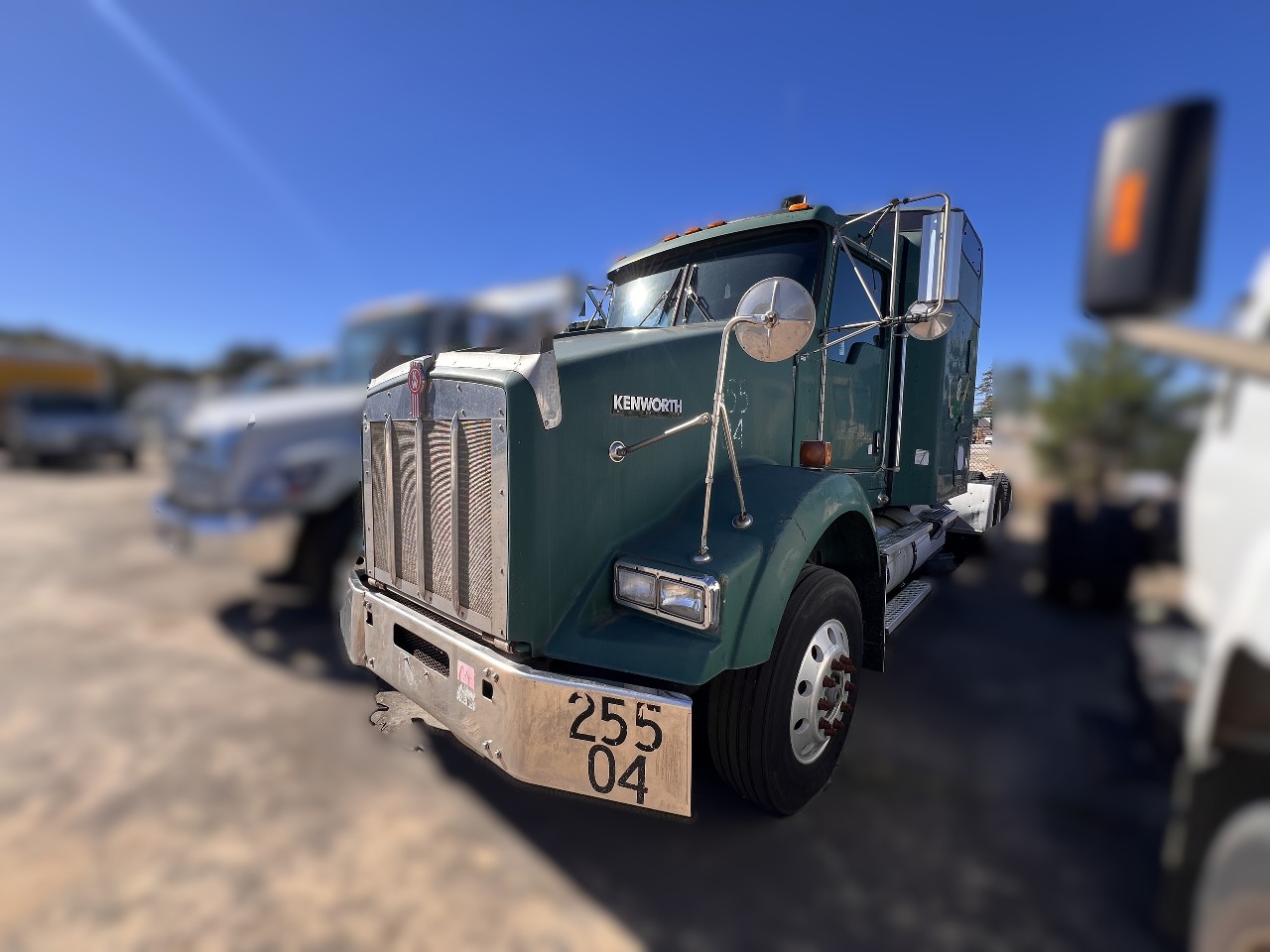 2004 KENWORTH T800 Tandem Axle Sleeper #1 2004 KENWORTH T800 Tandem Axle Sleeper #1