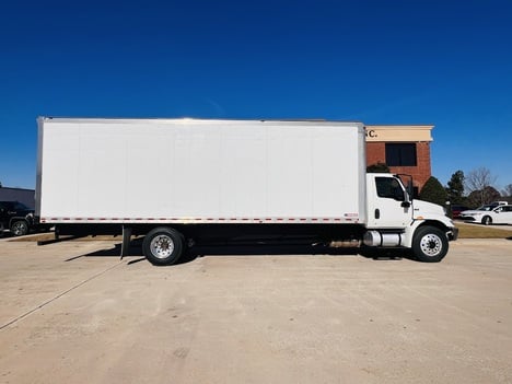 2020 INTERNATIONAL MV607 Box Van Truck #2417 2020 INTERNATIONAL MV607 Box Van Truck #2417