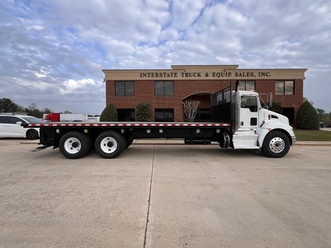 2014 KENWORTH T370 Flatbed Truck #2428 2014 KENWORTH T370 Flatbed Truck #2428