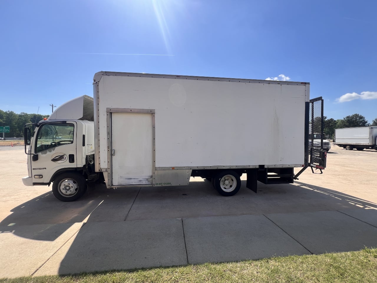 2008 ISUZU NPR HD GAS Box Van Truck #1 2008 ISUZU NPR HD GAS Box Van Truck #1