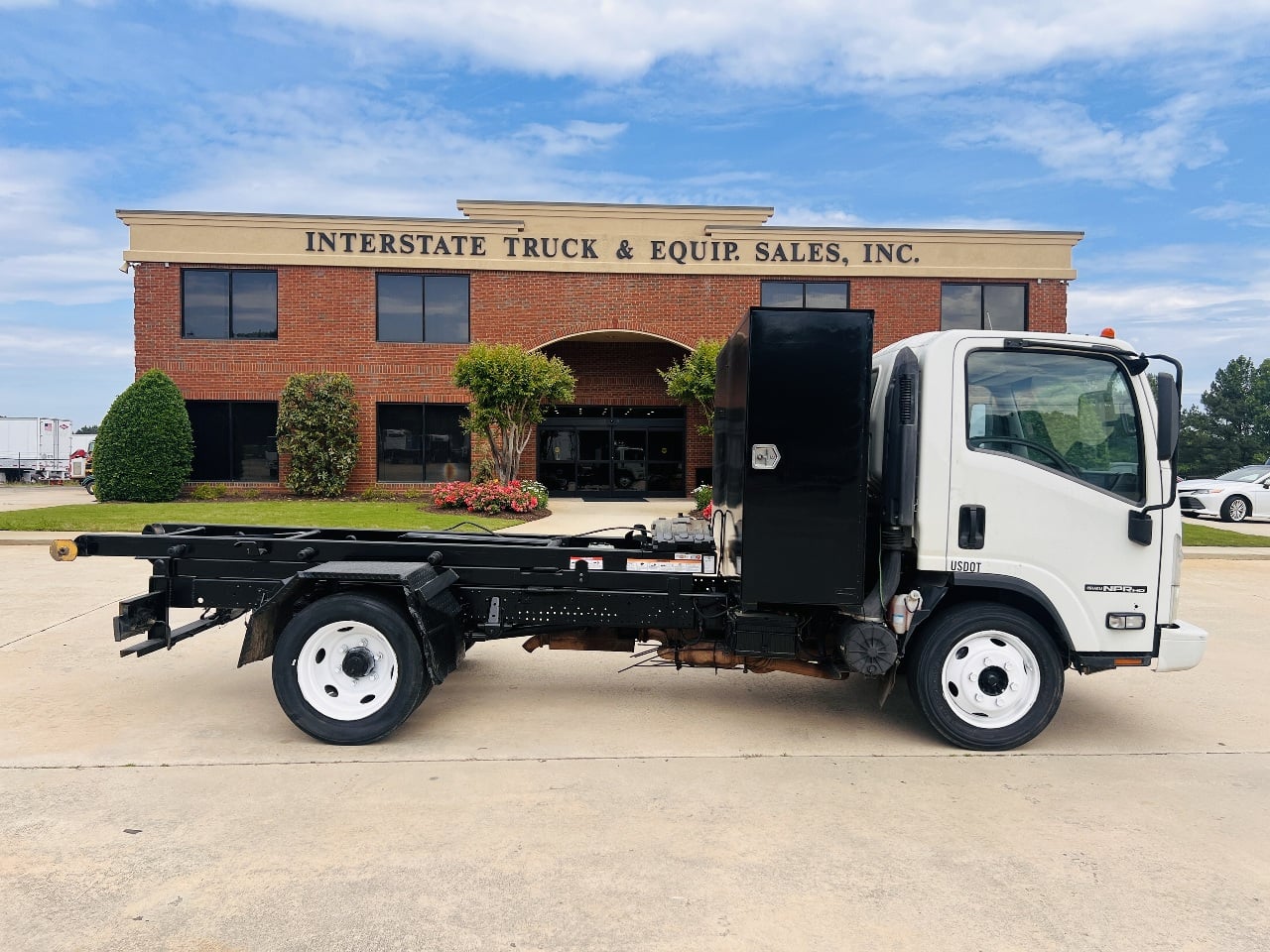 2018 ISUZU NPR HD GAS Winch Truck #1 2018 ISUZU NPR HD GAS Winch Truck #1