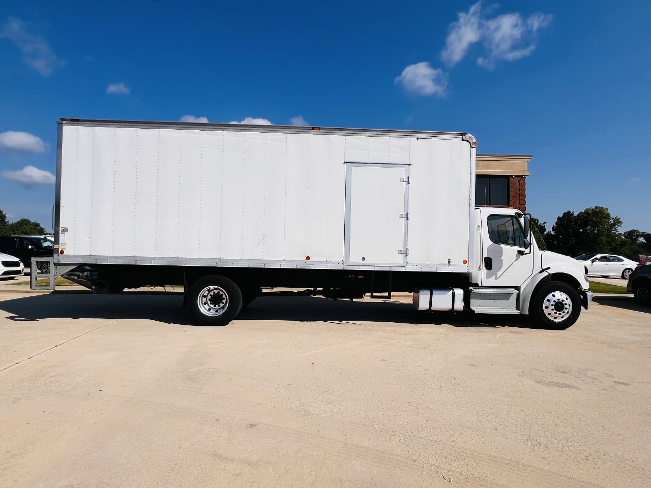 2019 FREIGHTLINER M2 Box Van Truck #1 2019 FREIGHTLINER M2 Box Van Truck #1