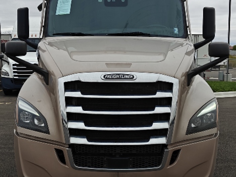 2022 FREIGHTLINER Cascadia Sleeper #13418