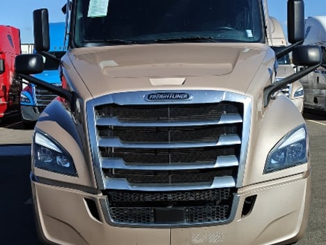 2022 FREIGHTLINER Cascadia Sleeper #13425 2022 FREIGHTLINER Cascadia Sleeper #13425