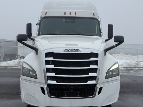 2022 FREIGHTLINER Cascadia Sleeper #13480 2022 FREIGHTLINER Cascadia Sleeper #13480
