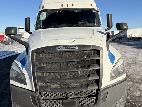 2022 FREIGHTLINER Cascadia 126 Sleeper #13520