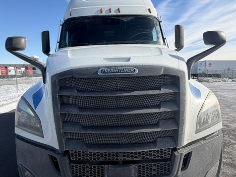 2022 FREIGHTLINER Cascadia 126 Sleeper #13522