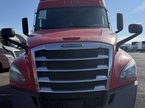 2022 FREIGHTLINER Cascadia Sleeper #13555 2022 FREIGHTLINER Cascadia Sleeper #13555