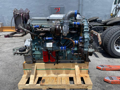 Gates 88-95 Peterbilt 379 Detroit Diesel 6-Cyl. 12.7L Diesel Alt. High Capacity Joined V-Belt main image 1